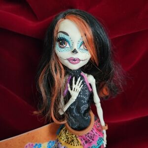 Monster High Skelita Calaveras Scaris Doll (2012) Out Of Box